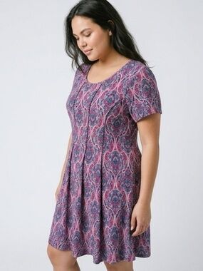 Sami & Jo Women’s Pink and Purple Paisley Short Sleeve Knit Swing Dress